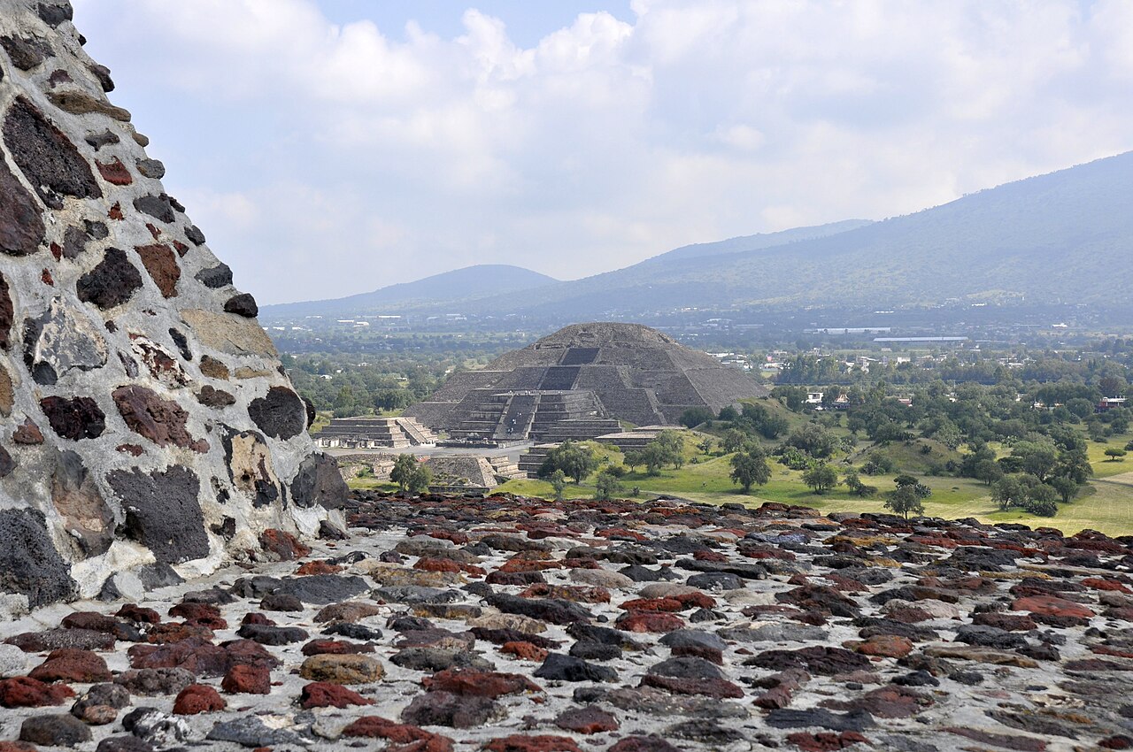 Pueblo Mágico de Valle de Bravo y vela en la presa